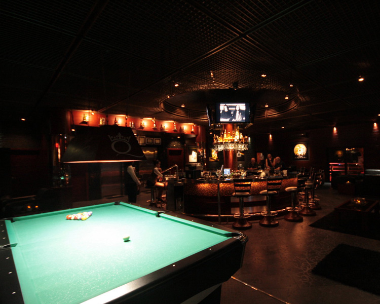 Queens Hotel Angeles | The Living Room